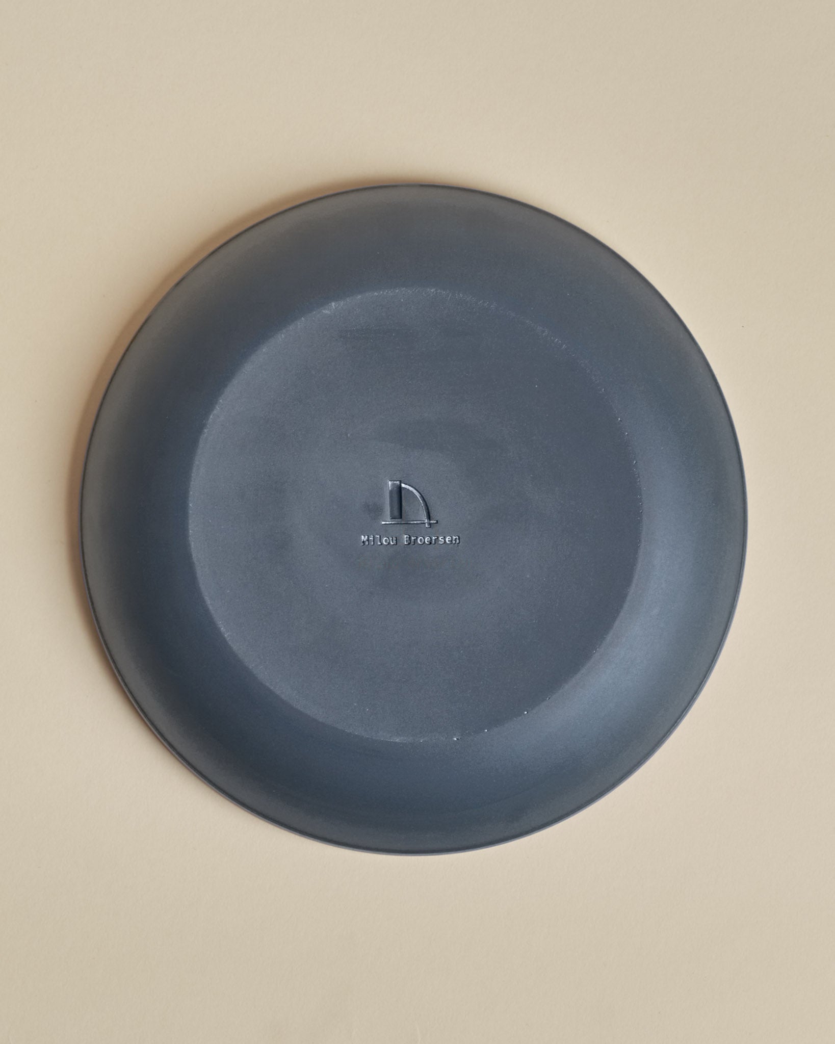 NOBLE plate 235 - charcoal