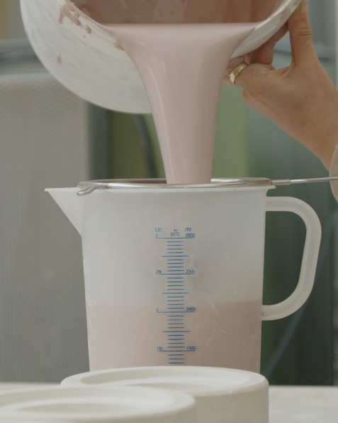 Milou Broersen Slipcasting